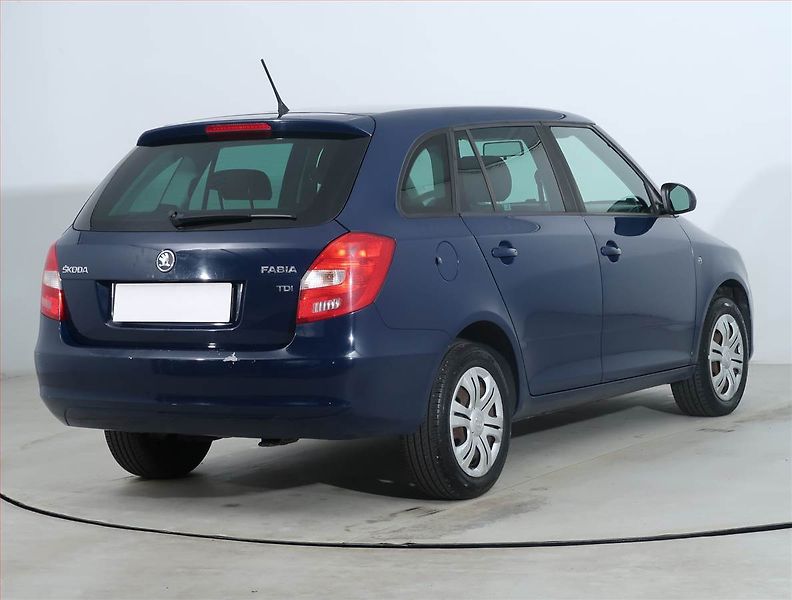 Škoda Fabia (2013) Ambition 1.6 TDI, ČR,1.maj - fotka 5 z 16