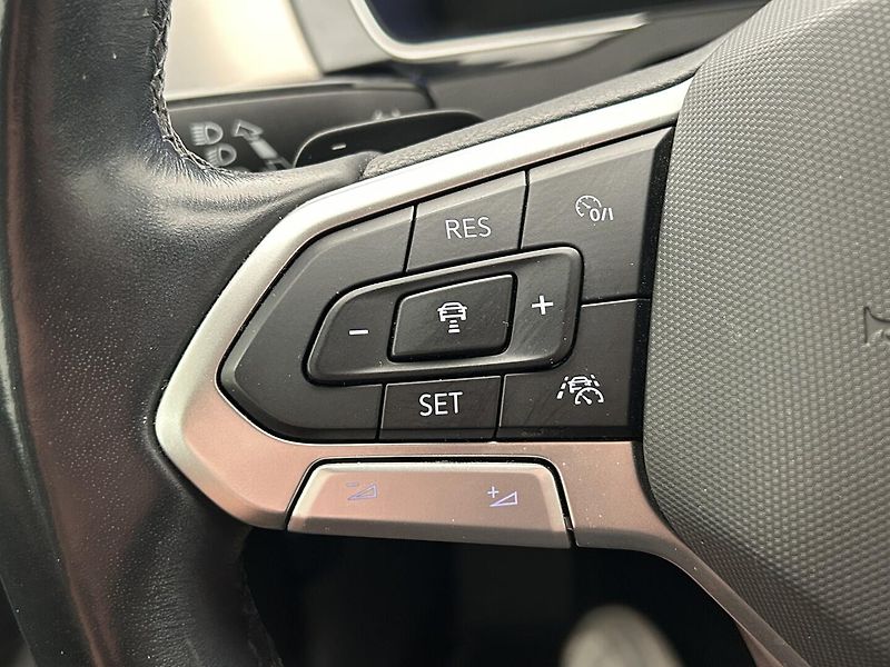 Volkswagen Passat Variant 2.0 TDI Elegance - fotka 23 z 27