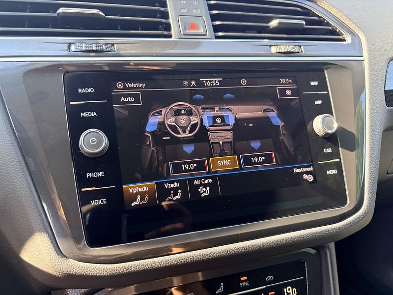 Volkswagen Tiguan 1.5TSI DSG MATRIX VIRTUAL - fotka 44 z 58
