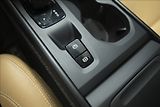 Volvo XC40 2,0 D4 AWD NAVI KAMERA TAŽNÉ - náhled 28