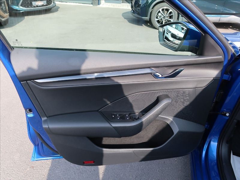Škoda Octavia 2,0 TDi,1majČR,serv.kn,DSG,DPH - fotka 19 z 26