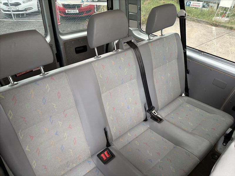 Volkswagen Transporter 2,5   TDI LONG 9 MÍST TAŽNÉ - fotka 16 z 21