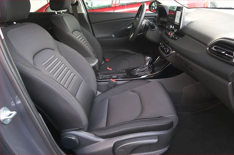 Hyundai i30 (2025) 1.0 T-GDI, Style - fotka 9 z 16