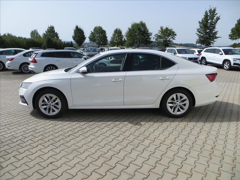 Škoda Octavia 2,0 TDI Style ČR Kamera Výhřev - fotka 4 z 29