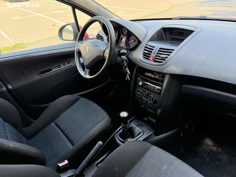 Peugeot 207 (2010) 1.4i, 54kw Původ ČR - fotka 10 z 20