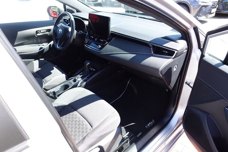 Toyota Corolla 1,8HSD Comfort Tech - fotka 12 z 32