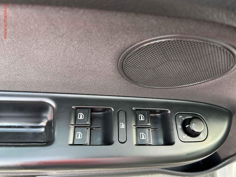 Volkswagen Golf Plus (2009) 1.4i 16v, ČR, Trendline - fotka 11 z 15