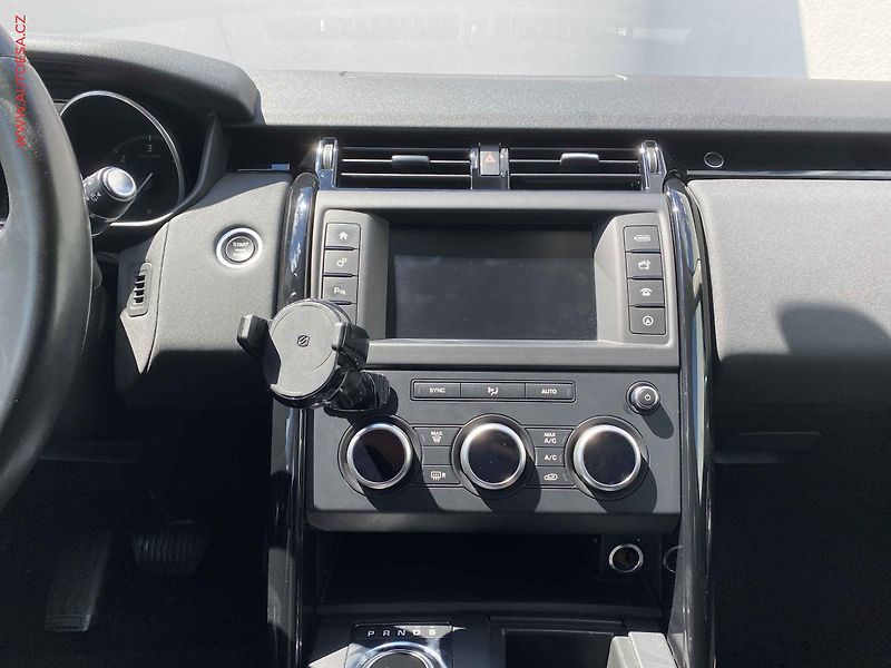 Land Rover Discovery (2017) 3.0 Tdv 6 4x4, ČR, AT, LED - fotka 12 z 21