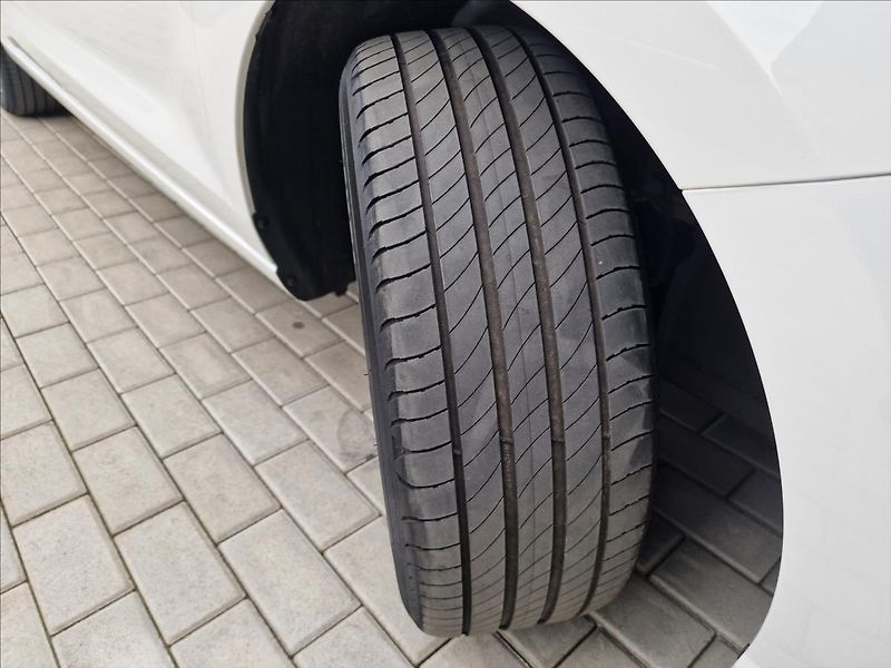 Hyundai i30 1.0 T-GDI Comfort,ČR,1.Maj. - fotka 41 z 49