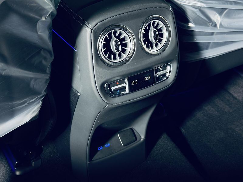Mercedes-Benz Třídy G (2026) G63*A22*CARBON*SUPERIOR - fotka 38 z 40