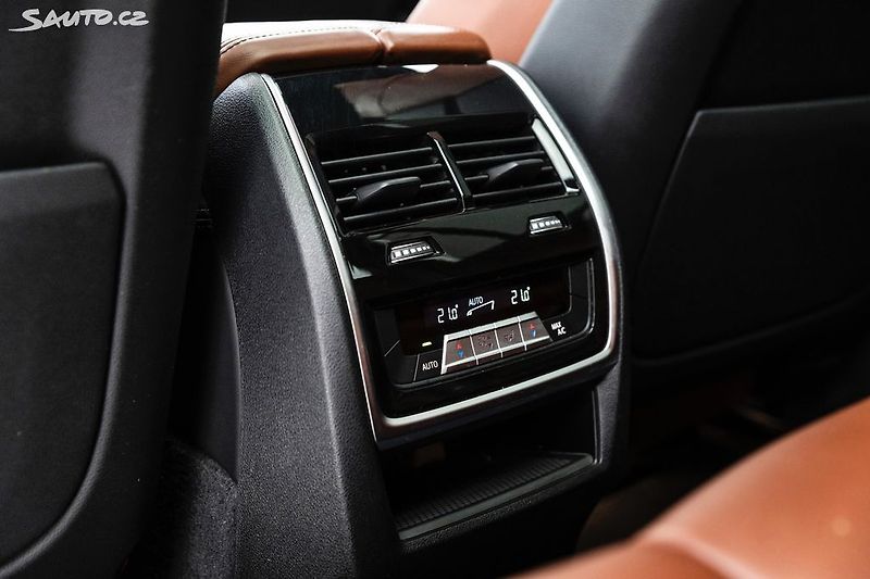 BMW X5 xDrive30d*servis*plná výbava - fotka 23 z 47