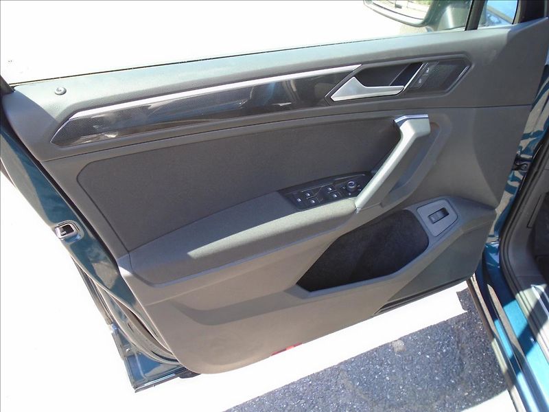 Volkswagen Tiguan 2,0   2.0.TDI-110KW - fotka 9 z 29