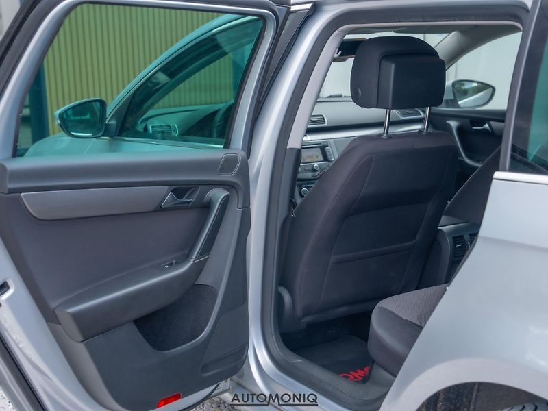 Volkswagen Passat Variant (2012) 1.6 TDI Servis, Výhrev s. - fotka 6 z 20