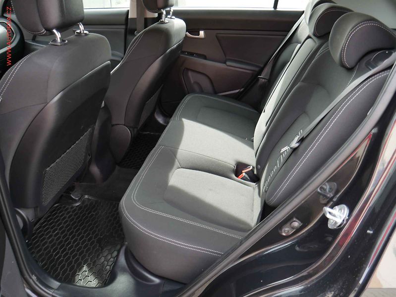 Kia Sportage (2015) 1.6GDi, 2.maj,ČR, Navi - fotka 10 z 20
