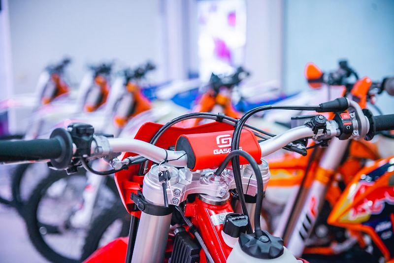 GASGAS EC 250 Racing (2022) EC 250 TPI 2T - fotka 27 z 49