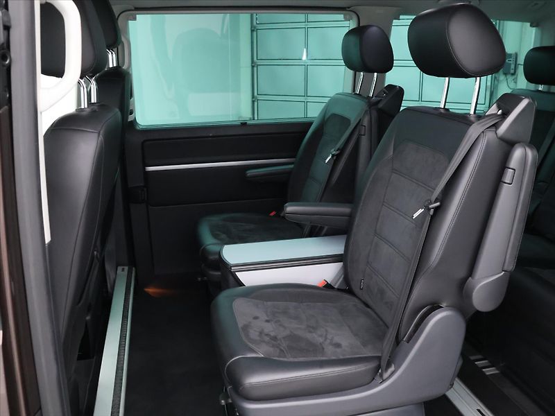 Volkswagen Multivan 2,0 TSI 150 kW 4x4 DPH - fotka 16 z 41
