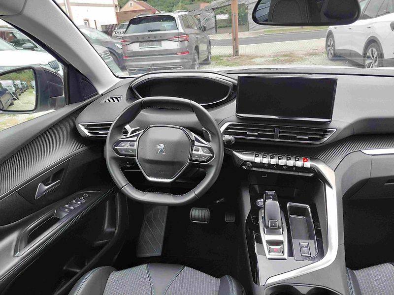 Peugeot 5008 1,2PT EAT8 ALLURE - fotka 16 z 21