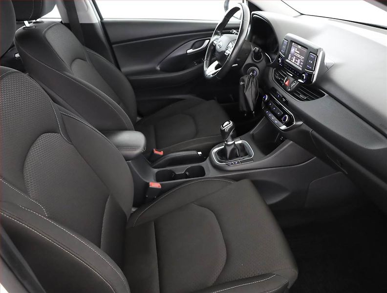 Hyundai i30 (2018) 1.4 T-GDI, ČR,1.maj - fotka 7 z 18