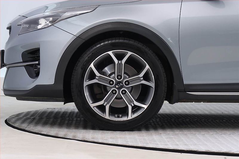 Kia XCeed (2019) 1.6 T-GDI, Automat, Serv.kniha - fotka 15 z 20