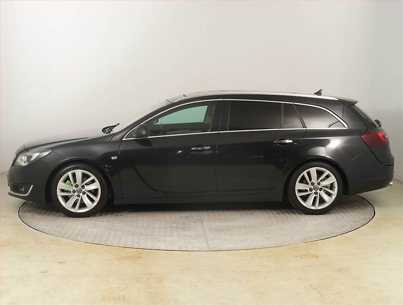 Opel Insignia (2014) 2.0 BiTurbo CDTI, ČR,1.maj - fotka 3 z 22