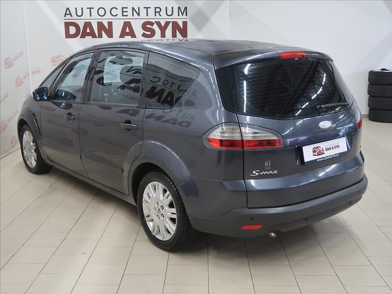 Ford S-MAX 2,0 TDCi 96KW AT Titanium - fotka 6 z 31