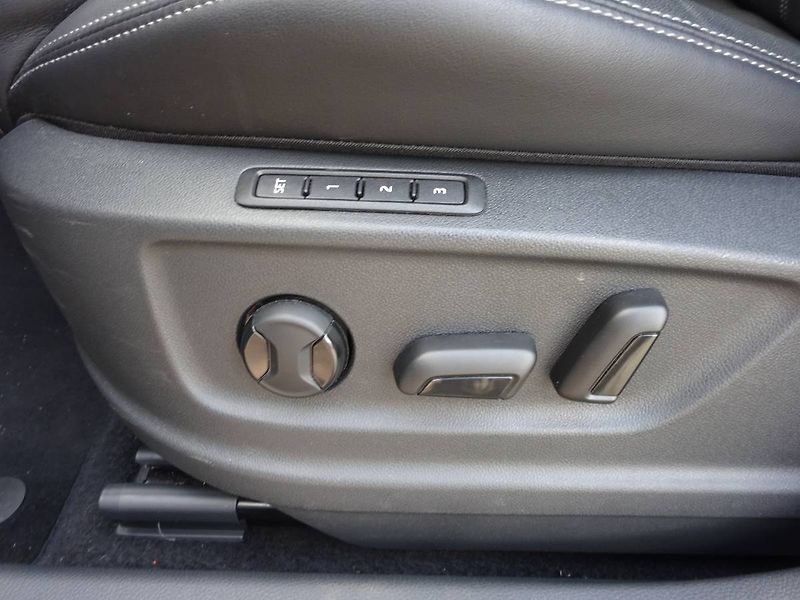 Škoda Karoq (2023) Sportline 1.5 TSI 110kW DSG - fotka 21 z 29