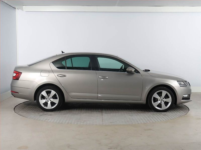 Škoda Octavia (2017) Style 2.0 TDI, Navi, Tempomat - fotka 6 z 18