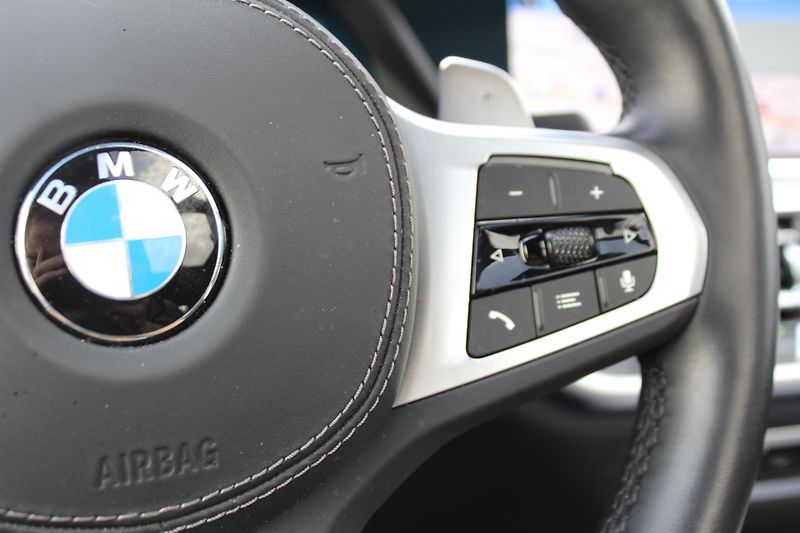 BMW X5 M50i - fotka 14 z 24