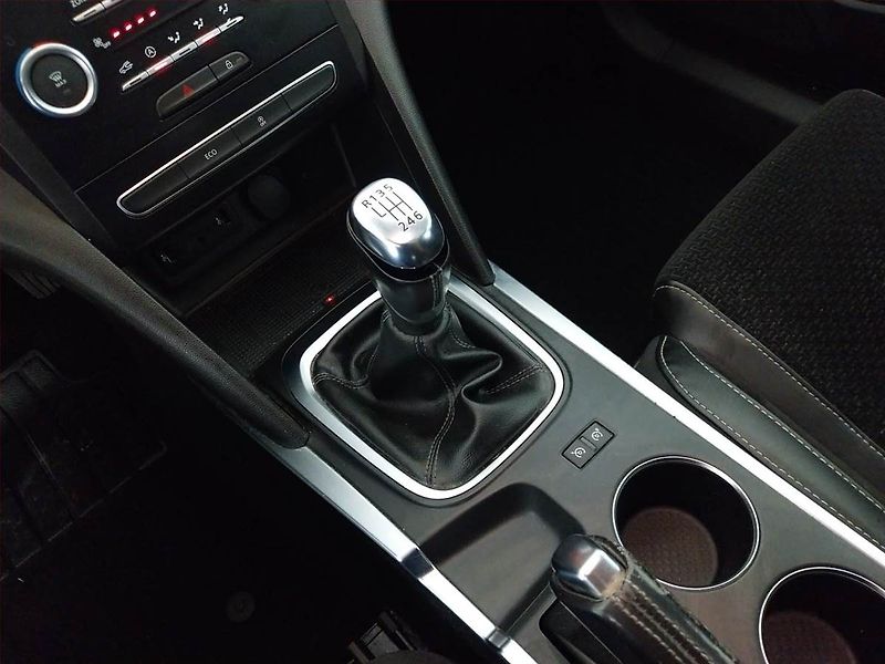 Renault Mégane (2017) 1.2 TCe, Navi, Tempomat - fotka 13 z 20