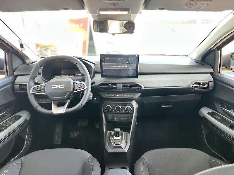 Dacia Sandero (2026) STEPWAY HYBRID 155 - ŘÍJEN - fotka 8 z 13