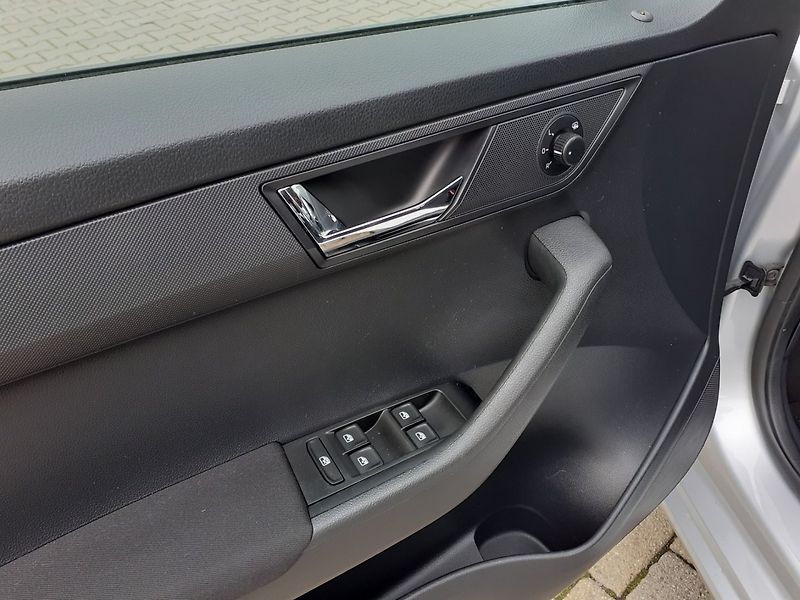 Škoda Fabia (2017) KOMBI 1.0 MPi ČR - fotka 9 z 34