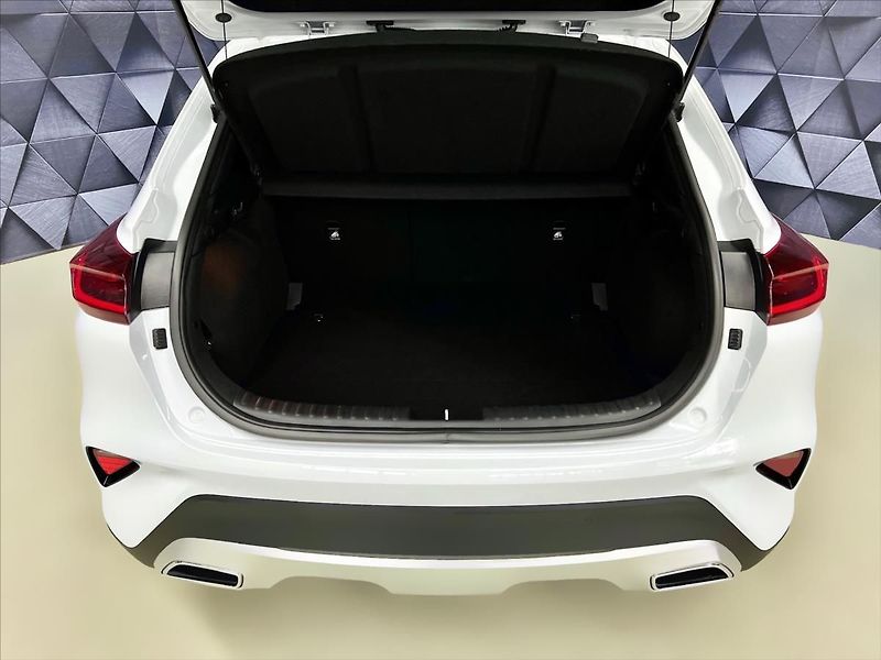 Kia Ceed 1.6 CRDi 100 KW 7DCT EXCLUSIVE - fotka 23 z 24