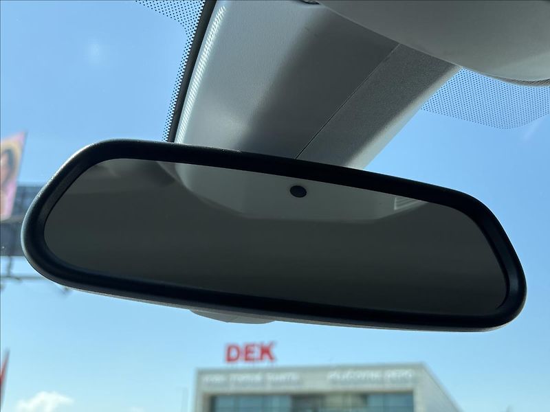 Opel Corsa Bat.50kW Led,Výhřev,Kamera - fotka 32 z 45