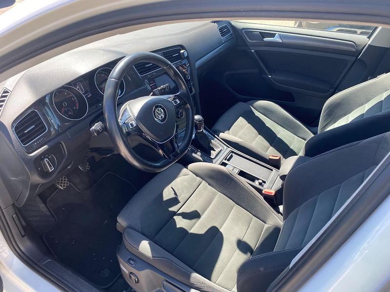 Volkswagen Golf Variant - fotka 5 z 7