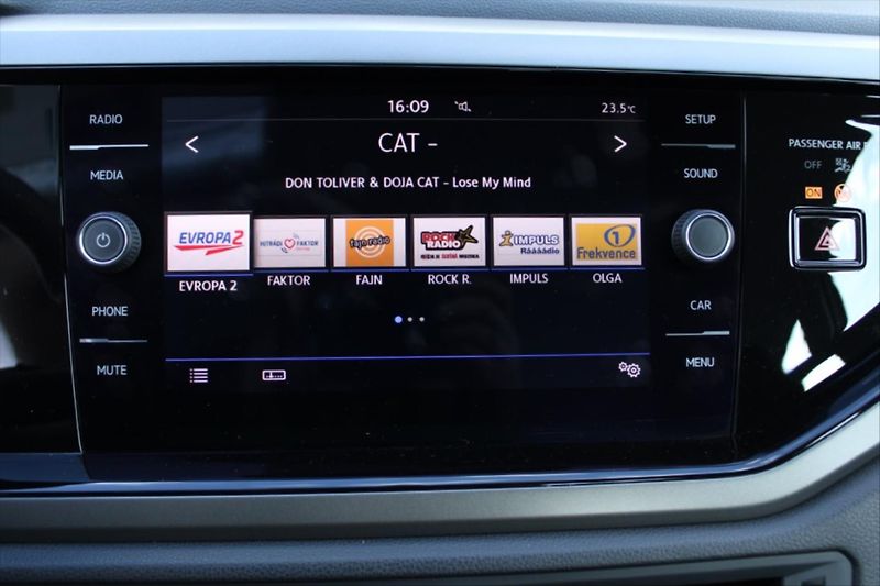 Volkswagen Polo 1.0TSI COMFORTLINE LED ČR - fotka 18 z 21