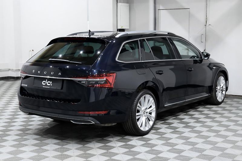 Škoda Superb 3 FL 2.0 TSI 140 kW DSG L&K - fotka 6 z 59