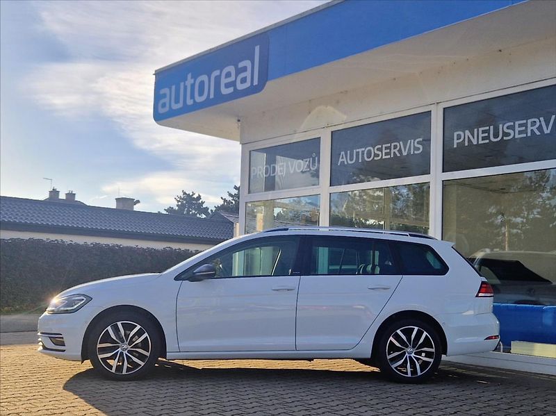 Volkswagen Golf 1,6 TDI LED KOMP.SERV.HISTORIE - fotka 2 z 50