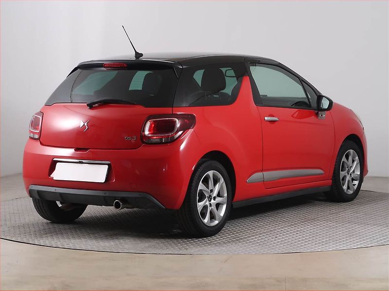 Citroën DS3 (2016) 1.2 PureTech, Automat, Navi - fotka 5 z 16
