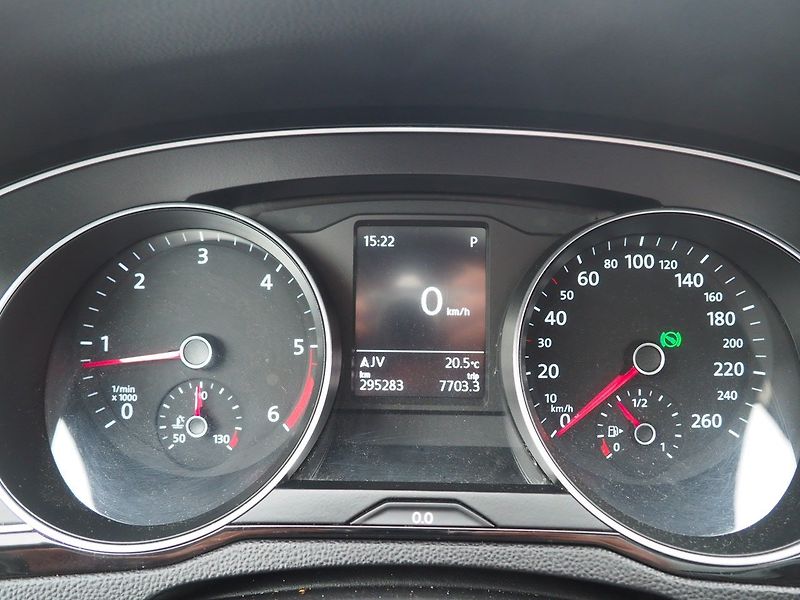 Volkswagen Passat (2016) 2.0 TDI 140 kW, DSG, 4Motion - fotka 31 z 48