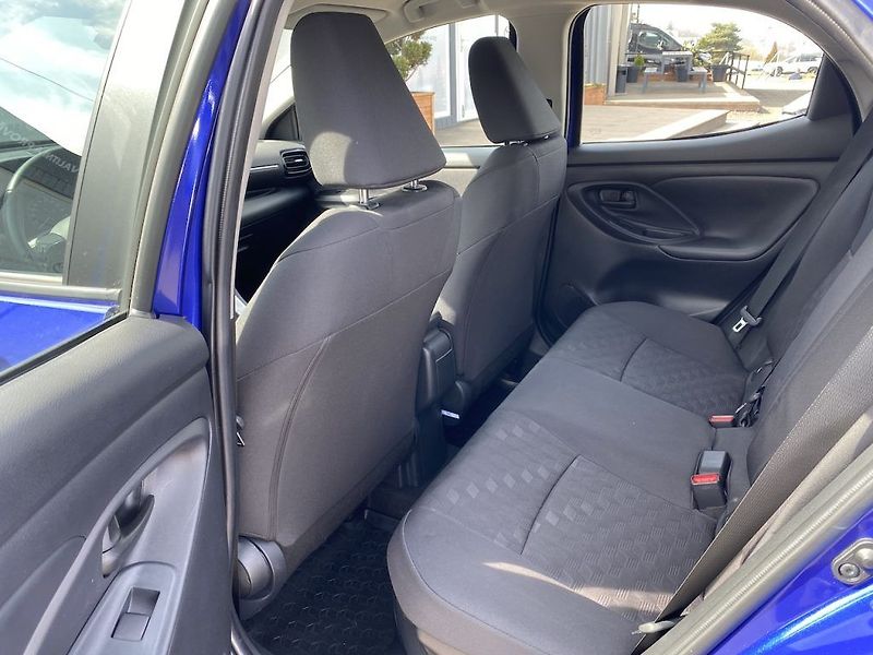 Toyota Yaris 1.5HEV, ČR-1m, Comfort, DPH - fotka 12 z 32