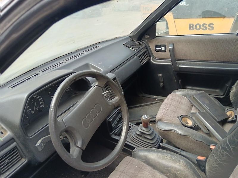 Audi 100 (1986) 2.2 benzin  101 kw - fotka 6 z 11