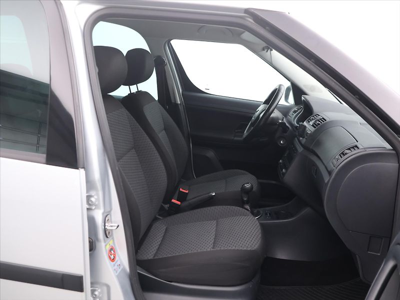 Škoda Roomster 1.2 TSI 63kW CZ Ambition 2.Maj - fotka 11 z 24