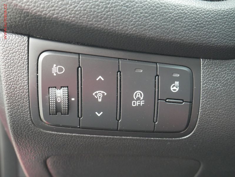Kia Ceed (2016) 1.6 CRDi, ČR, AC, navi, park - fotka 18 z 27