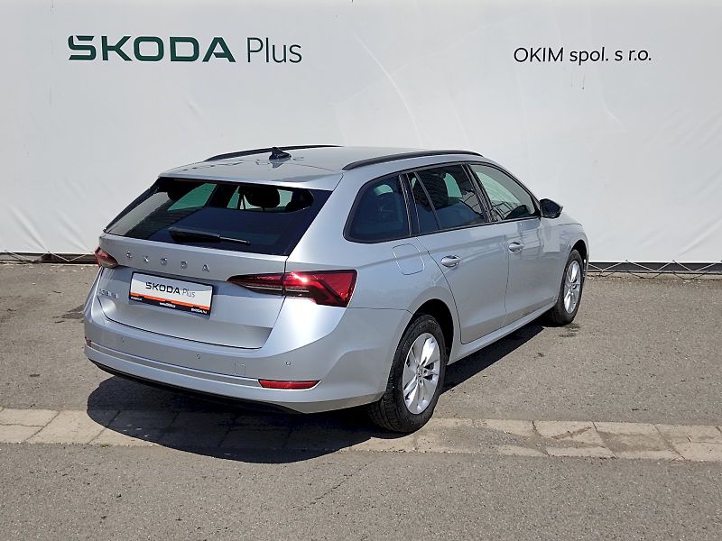 Škoda Octavia (2023) combi Ambition Plus 1,5 Tsi - fotka 2 z 35