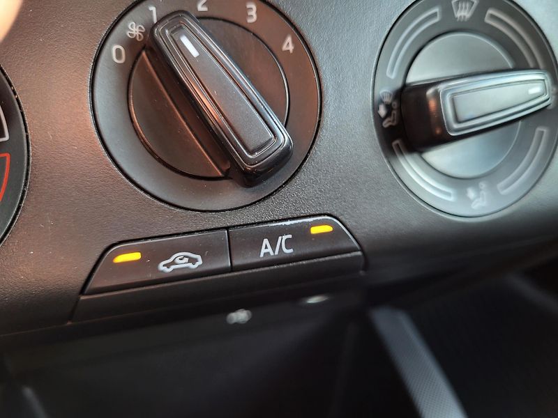 Škoda Fabia 1.0 TSI AMBITION Combi TOUR - fotka 13 z 46