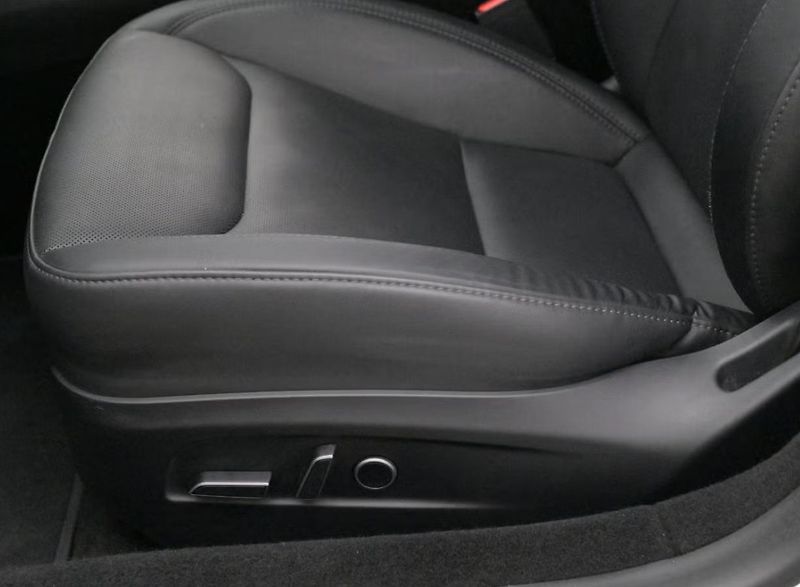 Tesla Model 3 LR AWD SoH 93% Autopilot Pano. - fotka 8 z 26