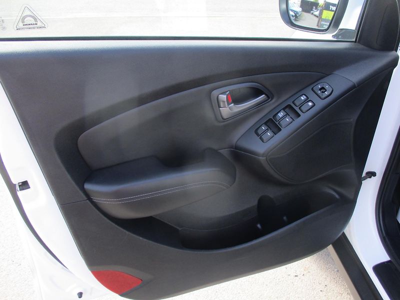 Hyundai ix35 1.6 GDi 99kW FINAL BLUE DRIVE - fotka 12 z 46