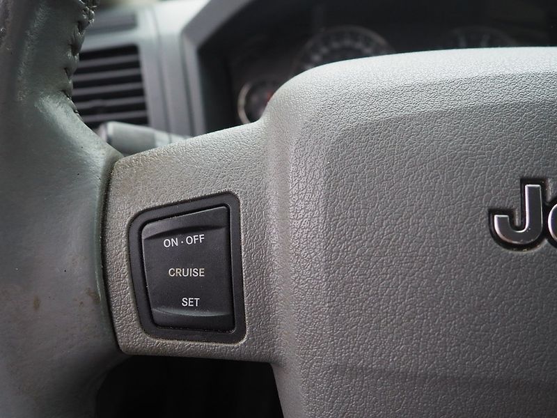 Jeep Grand Cherokee (2005) 4.7 Laredo, LPG - fotka 22 z 32