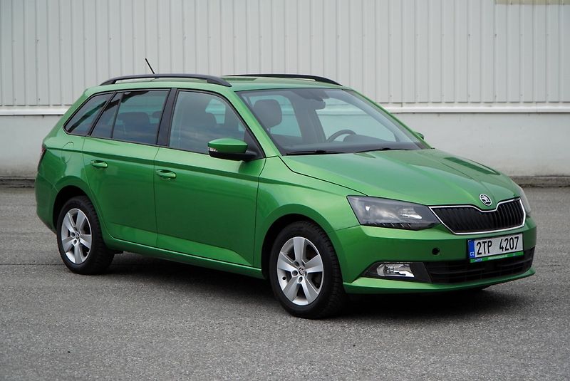 Škoda Fabia 1.2 TSI STYLE - fotka 2 z 26