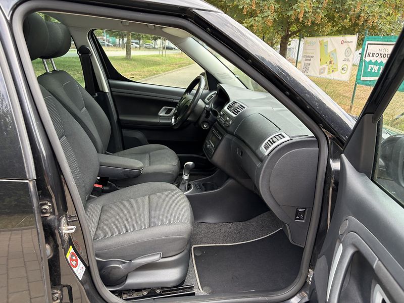 Škoda Roomster 1.6 Scout Plus Edition - fotka 22 z 32